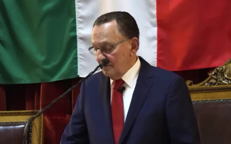 Judge Frank Caprio delivers emotional speech on humble beginnings